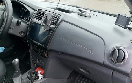 Renault Logan II, 2015 год, 789 000 рублей, 15 фотография