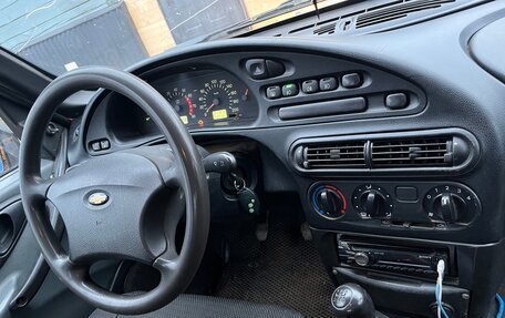 Chevrolet Niva I рестайлинг, 2004 год, 259 000 рублей, 2 фотография