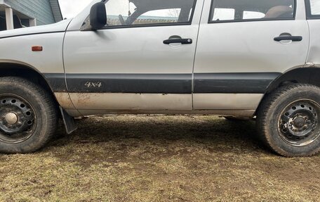 Chevrolet Niva I рестайлинг, 2004 год, 259 000 рублей, 8 фотография