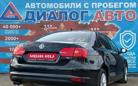 Volkswagen Jetta VI, 2013 год, 930 000 рублей, 3 фотография