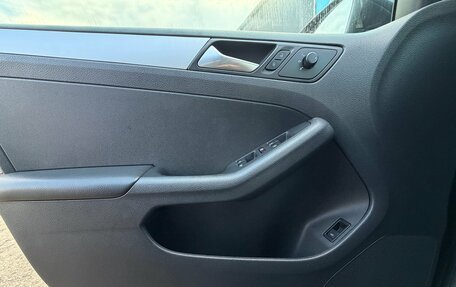 Volkswagen Jetta VI, 2013 год, 930 000 рублей, 13 фотография