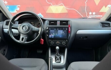 Volkswagen Jetta VI, 2013 год, 930 000 рублей, 18 фотография