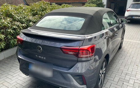 Volkswagen T-Roc I, 2022 год, 3 293 486 рублей, 2 фотография