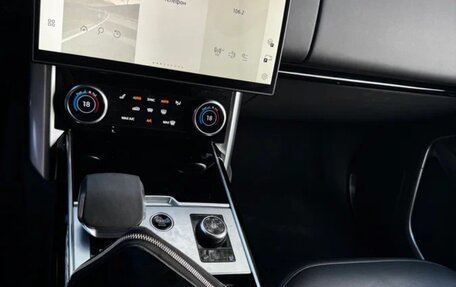 Land Rover Range Rover IV рестайлинг, 2023 год, 14 790 000 рублей, 8 фотография