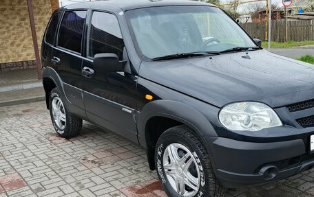Chevrolet Niva I рестайлинг, 2010 год, 465 000 рублей, 2 фотография