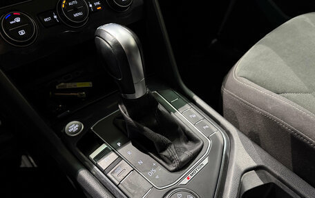 Volkswagen Tiguan II, 2018 год, 2 070 000 рублей, 16 фотография