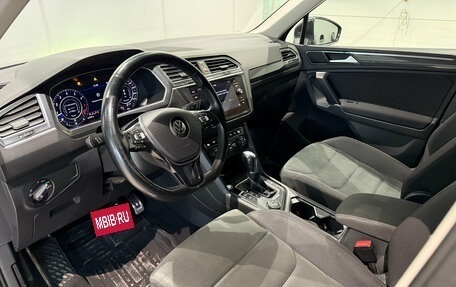 Volkswagen Tiguan II, 2018 год, 2 070 000 рублей, 11 фотография