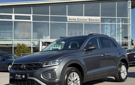 Volkswagen T-Roc I, 2022 год, 2 528 561 рублей, 2 фотография