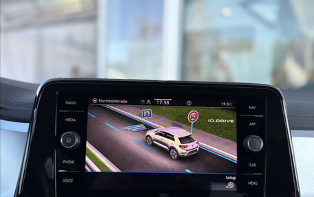 Volkswagen T-Roc I, 2022 год, 2 528 561 рублей, 18 фотография