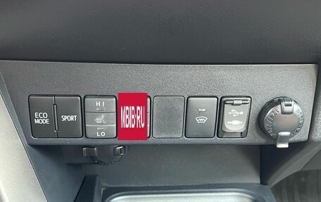 Toyota RAV4, 2016 год, 2 700 000 рублей, 16 фотография