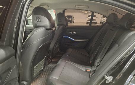 BMW 3 серия, 2019 год, 3 199 000 рублей, 15 фотография