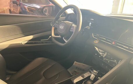 Hyundai Elantra, 2023 год, 1 014 000 рублей, 12 фотография