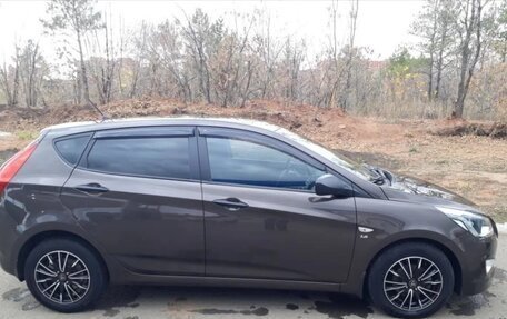 Hyundai Solaris II рестайлинг, 2015 год, 950 000 рублей, 1 фотография