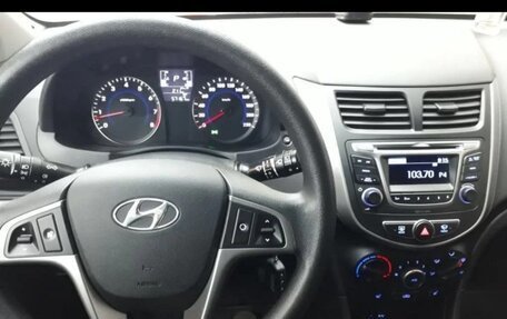 Hyundai Solaris II рестайлинг, 2015 год, 950 000 рублей, 3 фотография