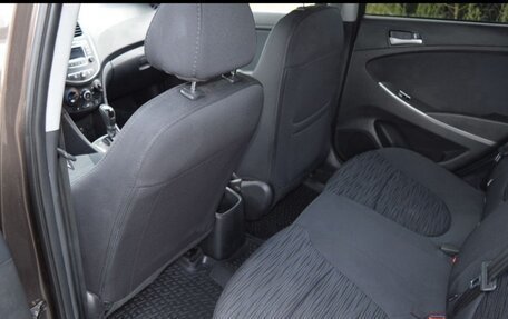 Hyundai Solaris II рестайлинг, 2015 год, 950 000 рублей, 4 фотография