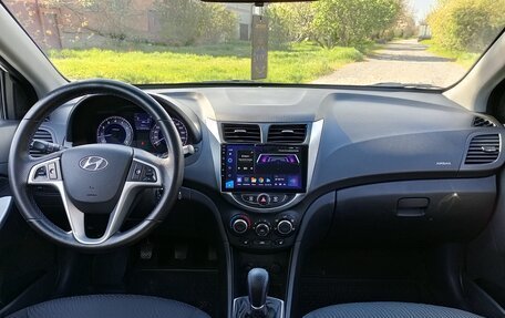 Hyundai Solaris II рестайлинг, 2013 год, 910 000 рублей, 10 фотография