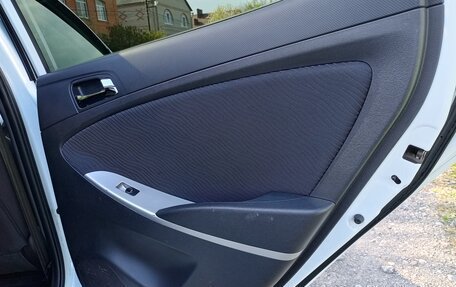 Hyundai Solaris II рестайлинг, 2013 год, 910 000 рублей, 22 фотография