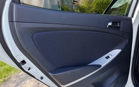 Hyundai Solaris II рестайлинг, 2013 год, 910 000 рублей, 23 фотография