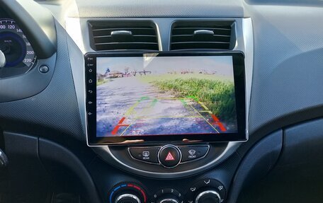 Hyundai Solaris II рестайлинг, 2013 год, 910 000 рублей, 24 фотография