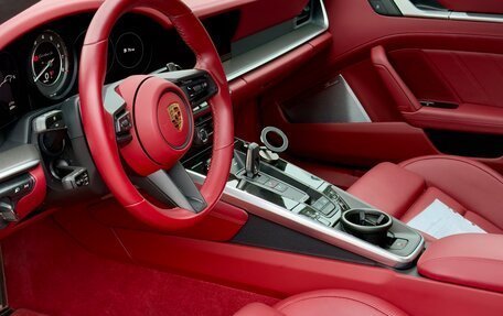 Porsche 911, 2023 год, 27 900 000 рублей, 8 фотография