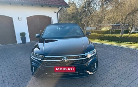 Volkswagen T-Roc I, 2023 год, 3 286 061 рублей, 10 фотография