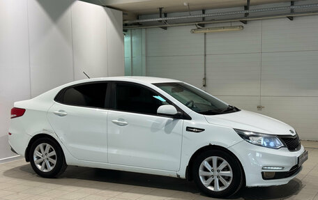 KIA Rio III рестайлинг, 2016 год, 950 000 рублей, 4 фотография