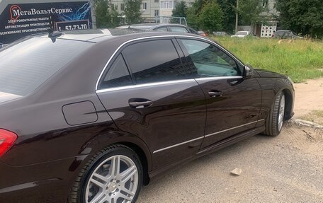 Mercedes-Benz E-Класс, 2011 год, 1 900 000 рублей, 11 фотография