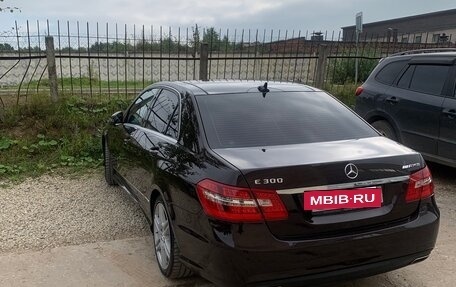 Mercedes-Benz E-Класс, 2011 год, 1 900 000 рублей, 6 фотография