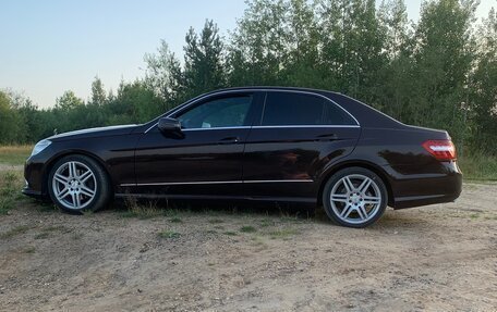 Mercedes-Benz E-Класс, 2011 год, 1 900 000 рублей, 18 фотография