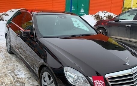 Mercedes-Benz E-Класс, 2011 год, 1 900 000 рублей, 21 фотография