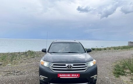 Toyota Highlander III, 2011 год, 1 750 000 рублей, 3 фотография