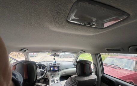 Toyota Highlander III, 2011 год, 1 750 000 рублей, 26 фотография