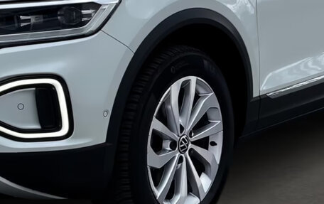 Volkswagen T-Roc I, 2023 год, 2 237 861 рублей, 9 фотография