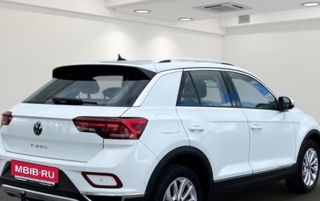 Volkswagen T-Roc I, 2023 год, 2 237 861 рублей, 4 фотография