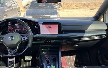 Volkswagen Golf VIII, 2022 год, 2 070 000 рублей, 21 фотография