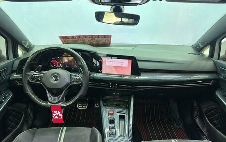 Volkswagen Golf VIII, 2022 год, 2 070 000 рублей, 22 фотография