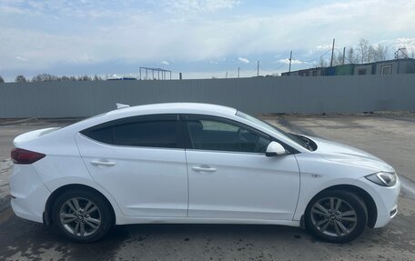 Hyundai Elantra VI рестайлинг, 2017 год, 1 070 000 рублей, 4 фотография