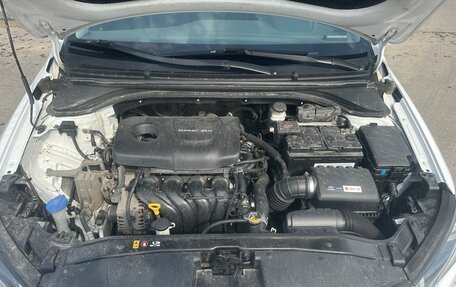 Hyundai Elantra VI рестайлинг, 2017 год, 1 070 000 рублей, 11 фотография