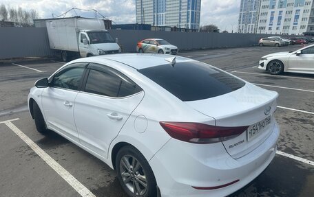 Hyundai Elantra VI рестайлинг, 2017 год, 1 070 000 рублей, 8 фотография
