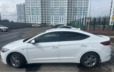 Hyundai Elantra VI рестайлинг, 2017 год, 1 070 000 рублей, 9 фотография