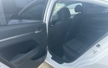 Hyundai Elantra VI рестайлинг, 2017 год, 1 070 000 рублей, 13 фотография