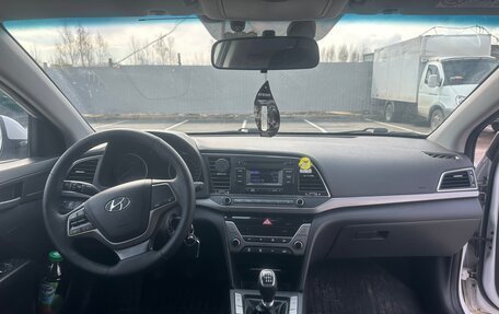 Hyundai Elantra VI рестайлинг, 2017 год, 1 070 000 рублей, 17 фотография