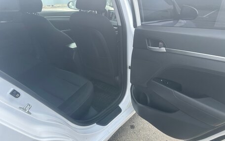 Hyundai Elantra VI рестайлинг, 2017 год, 1 070 000 рублей, 15 фотография