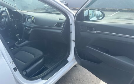 Hyundai Elantra VI рестайлинг, 2017 год, 1 070 000 рублей, 16 фотография