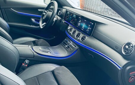 Mercedes-Benz E-Класс, 2022 год, 5 300 000 рублей, 6 фотография