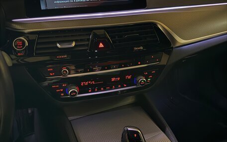 BMW 5 серия, 2018 год, 3 850 000 рублей, 6 фотография