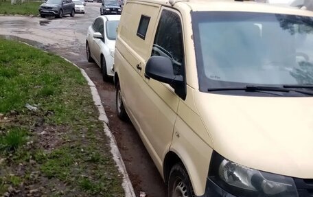 Volkswagen Transporter T5 рестайлинг, 2011 год, 750 000 рублей, 2 фотография