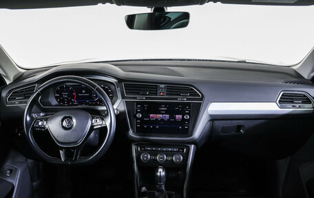 Volkswagen Tiguan II, 2017 год, 2 490 000 рублей, 17 фотография
