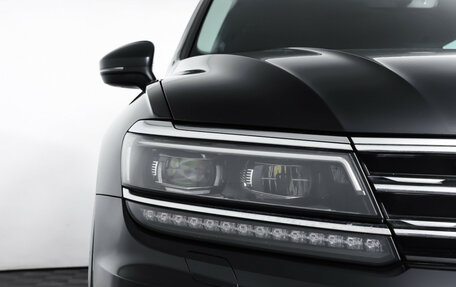 Volkswagen Tiguan II, 2017 год, 2 490 000 рублей, 24 фотография