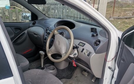 Toyota Platz, 2001 год, 265 000 рублей, 4 фотография